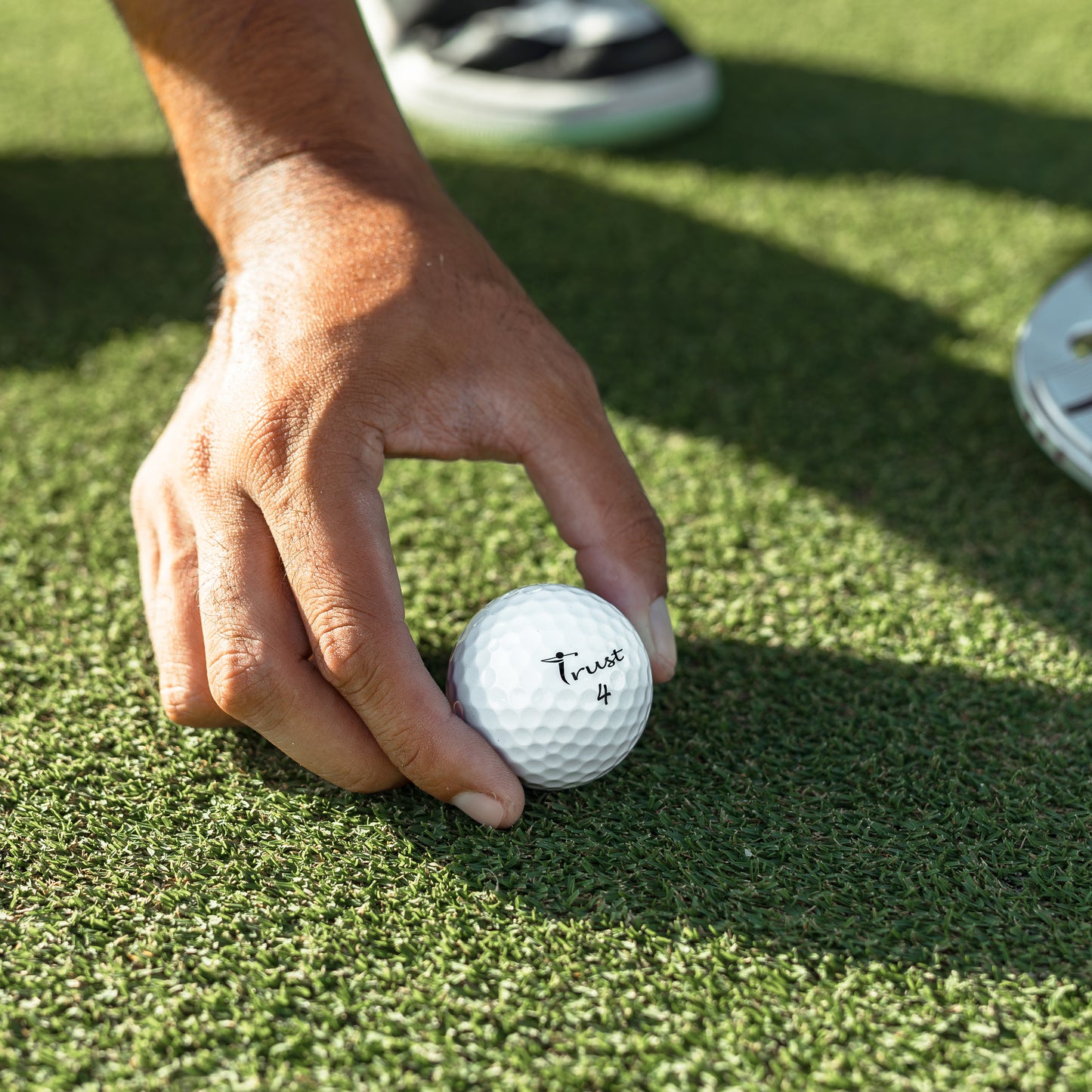 Trust Golfbälle Panther Weiß – Urethan, weiches Schlaggefühl, optimale Kombination aus Weite & Spin-Kontrolle, 12 Bälle